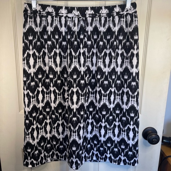 Faded Glory pattern elastic waist and drawstring at the waist - Picture 1 of 7